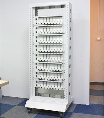 La carga de la batería de AC220V descarga la máquina 18650 26650 niveladora de 32650 baterías