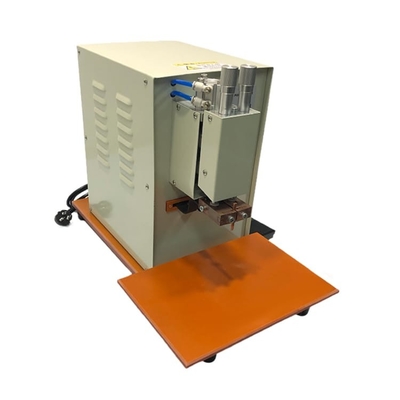 Máquina 15KW de Mini Cylindrical Battery Pack Welding para la batería 18650