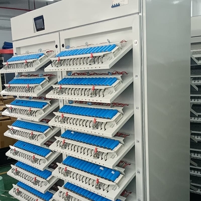 Probador de la capacidad de la batería 18KW 18650, analizador cilíndrico de la descarga de la batería de la célula