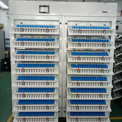 Probador de la capacidad de la batería 18KW 18650, analizador cilíndrico de la descarga de la batería de la célula