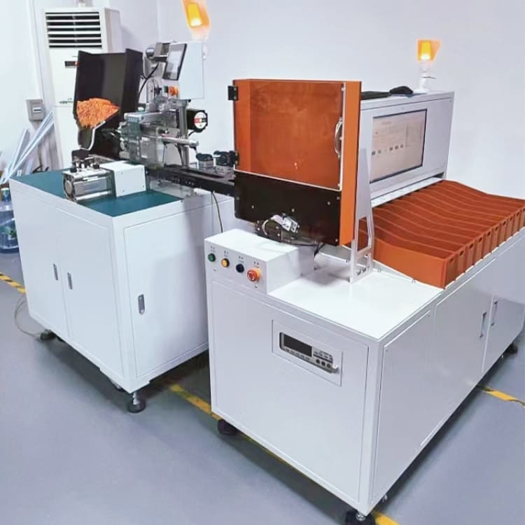 Etiqueta de 18650 baterías que pega la máquina que conecta con la clasificadora de la batería cilíndrica