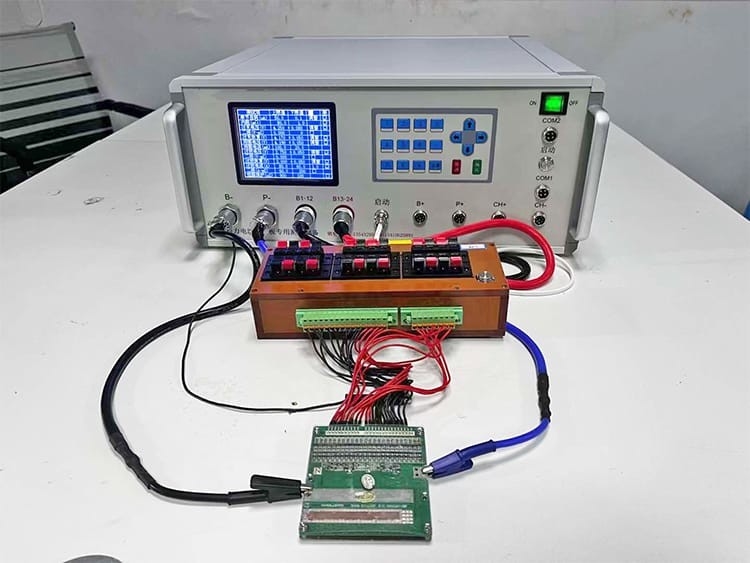 Equipo de prueba de escritorio tipo BMS para tablero síncrono independiente integrado