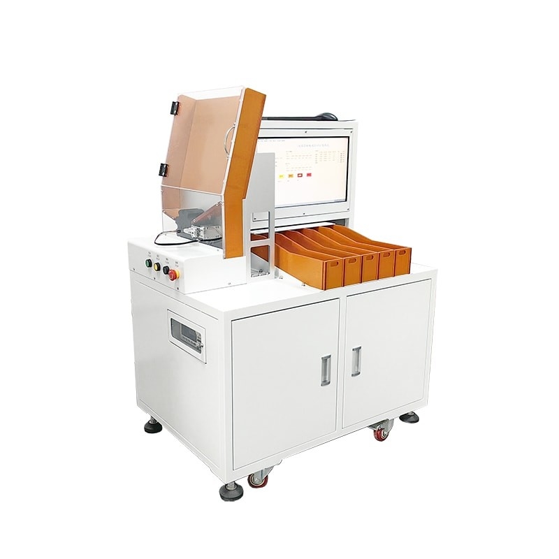 Máquina de clasificación de células de batería de 5 canales para el ensamblaje de paquetes de baterías cilíndricas 18650 26650 32650 21700
