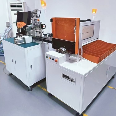 Etiqueta de 18650 baterías que pega la máquina que conecta con la clasificadora de la batería cilíndrica