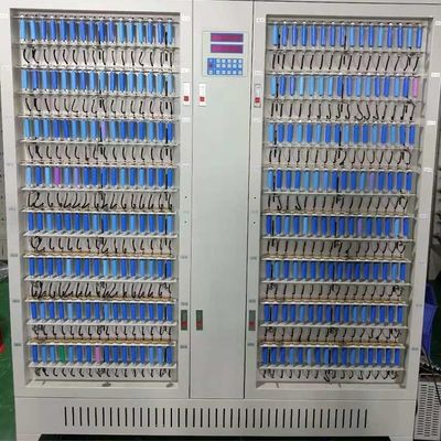 Buen precio Probador cilíndrico de la capacidad del probador de 18650 células 3 ruido de la fase AC380V 65dB en línea